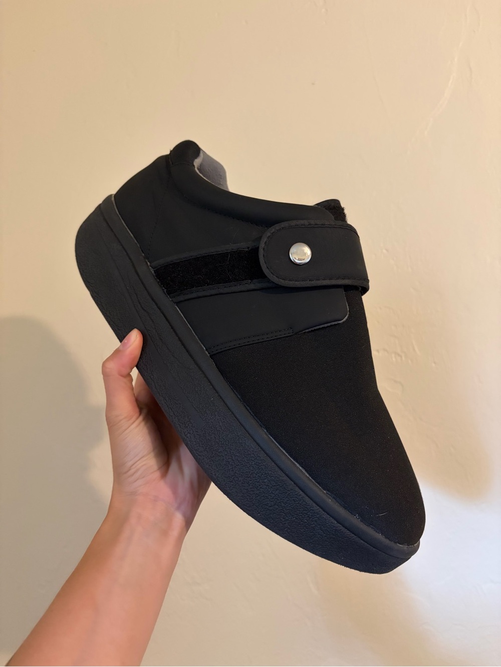 Darco Men’s Black Slip-On Shoe Hook & Loop Adjustable Strap Size XXL 15-17 right